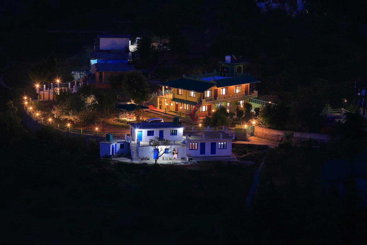 Chirping Orchard, Mukteshwar Bed and Breakfast Exterior foto